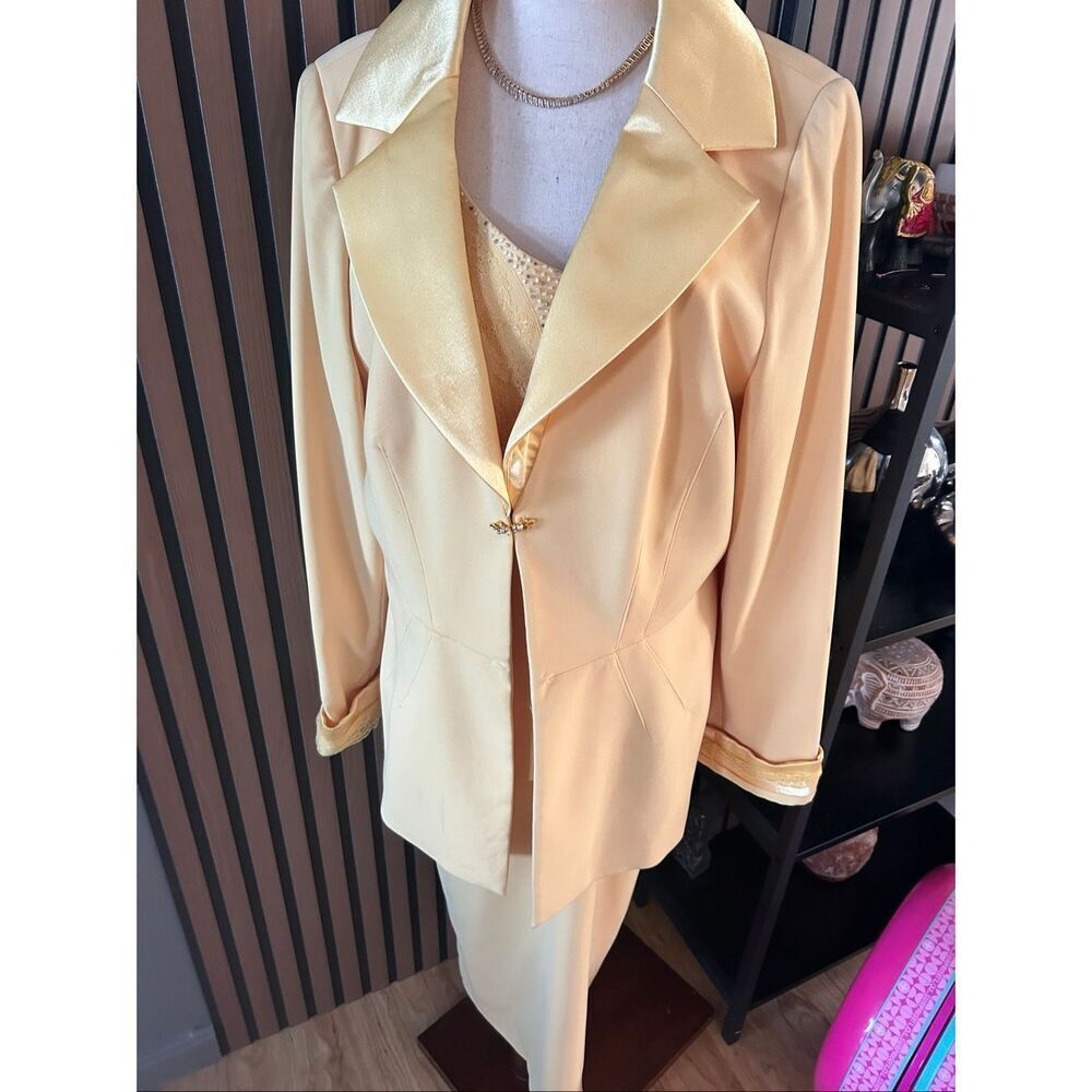 Champagne Italy three-piece Church skirt suit bright yellow size 12